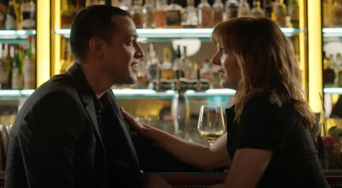 男人和女人在餐厅里
低可信度描述已自动生成